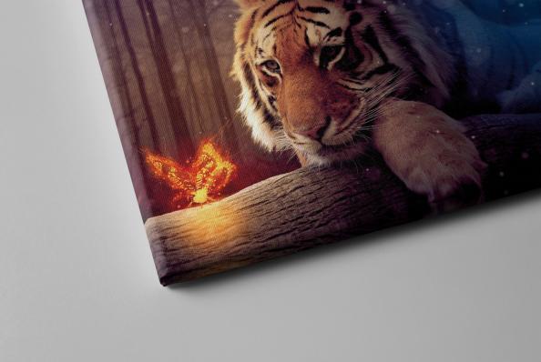 Картина на холсте в подарок  - Тигр и огненная бабочка, размер 30х40см