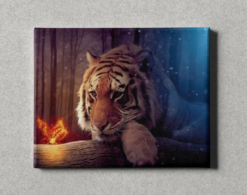Картина на холсте в подарок  - Тигр и огненная бабочка, размер 40х50см